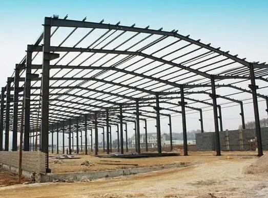  在面對(duì)襄陽(yáng)鋼結(jié)構(gòu)廠房屋面瓦我們應(yīng)該怎么選擇？