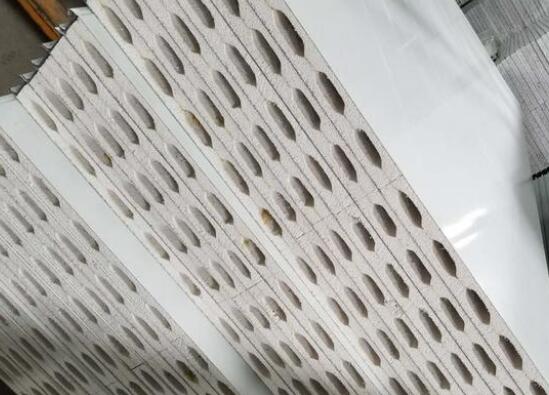 小知識(shí)：十堰凈化板應(yīng)用廣泛，特點(diǎn)以及用途都有哪些？