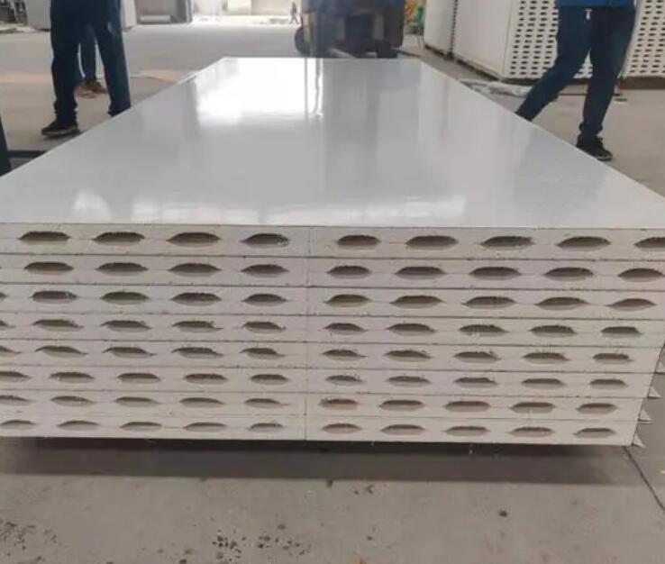 遠大彩鋼生產(chǎn)的襄陽凈化板材應注意哪些方面？