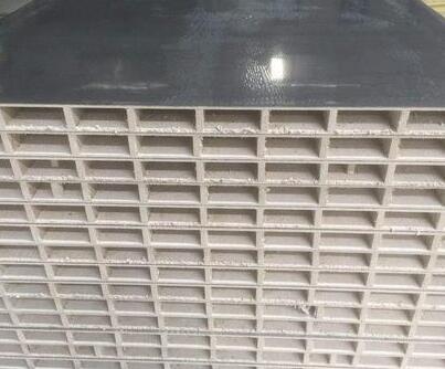 硫氧鎂凈化板的性能優(yōu)點(diǎn)？請(qǐng)看襄陽遠(yuǎn)大彩鋼廠家的介紹